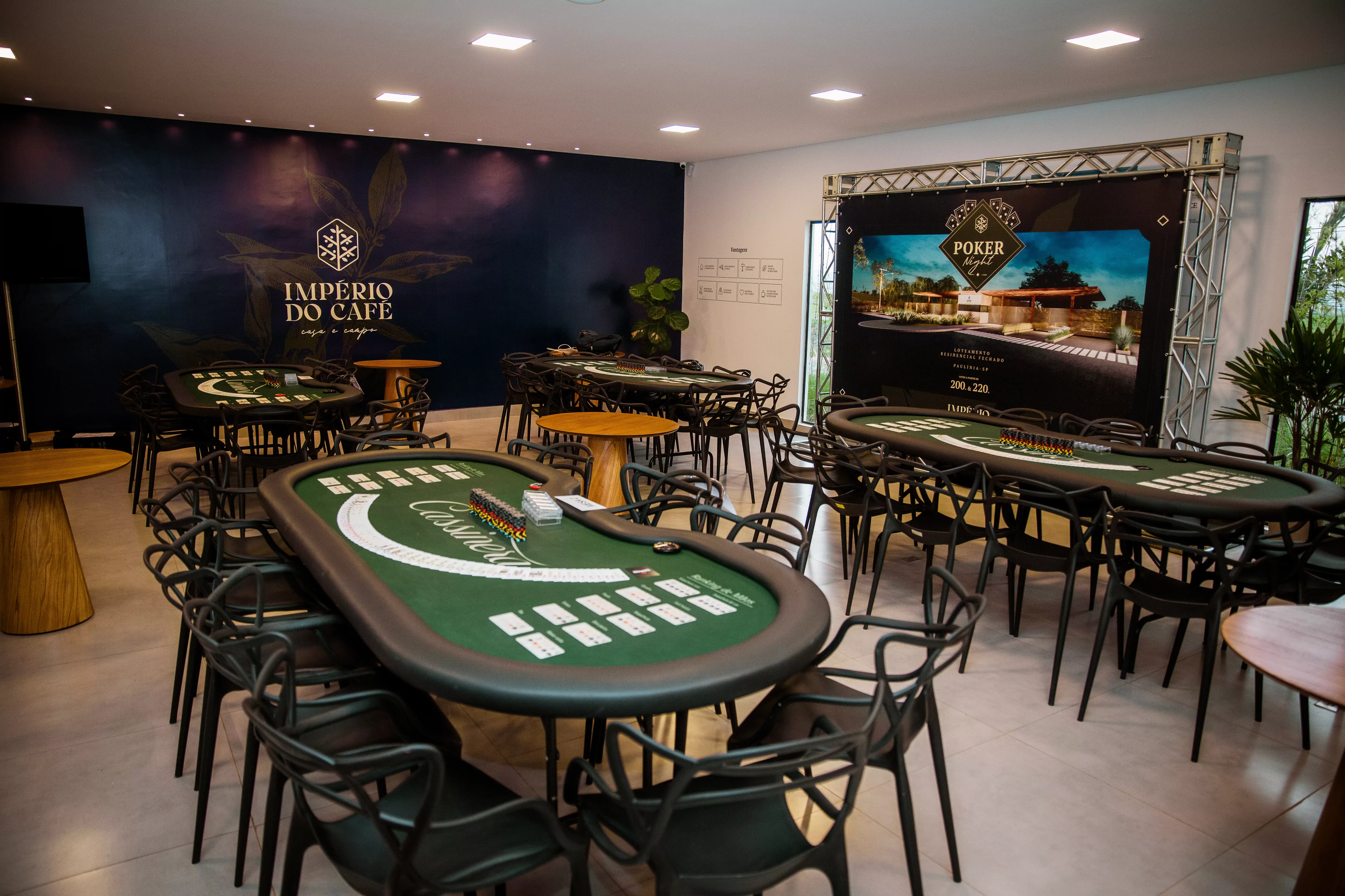 Estratégia e Networking: Destaques do Evento de Poker de Outubro